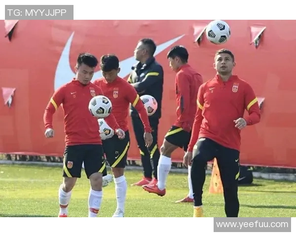 中国足球队新星加盟 震撼国足阵容 引发球迷热议与期待 中国足球队新星加盟 震撼国足阵容 引发球迷热议与期待