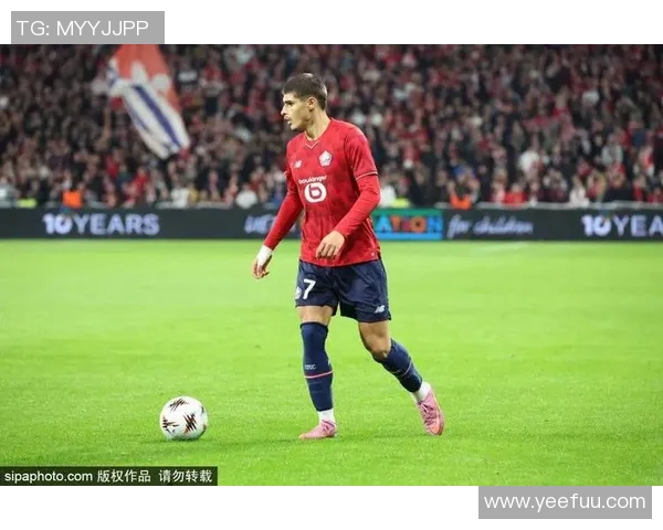 小钢炮足球球星崛起背后的故事与传奇瞬间揭秘 小钢炮足球球星崛起背后的故事与传奇瞬间揭秘