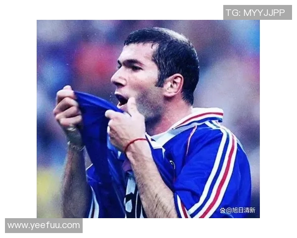 足球传奇人物传记集结：从初露锋芒到巅峰荣耀的球星人生故事